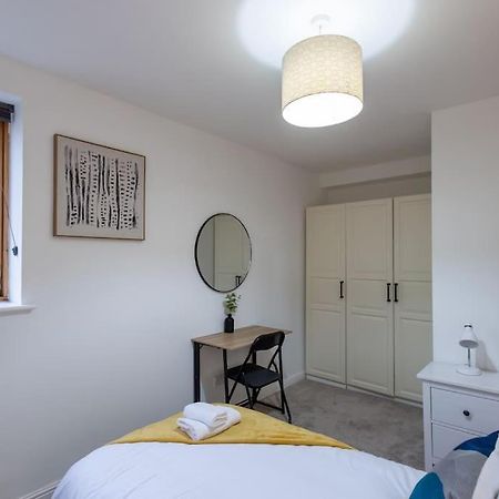 Morden London Apartment, By The Sea With Free Parking Exteriér fotografie