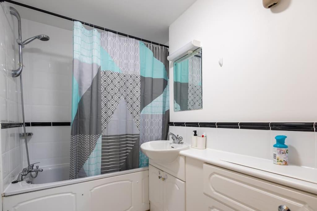 Morden London Apartment, By The Sea With Free Parking Exteriér fotografie