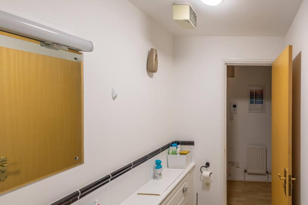 Morden London Apartment, By The Sea With Free Parking Exteriér fotografie